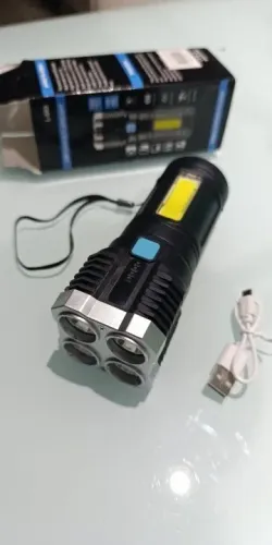 Lanterna led com 3 efeitos na promoção