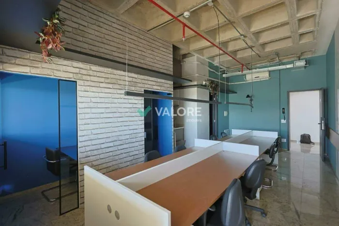 SALA MOBILIADA PARA LOCAÇÃO - VILA DA SERRA