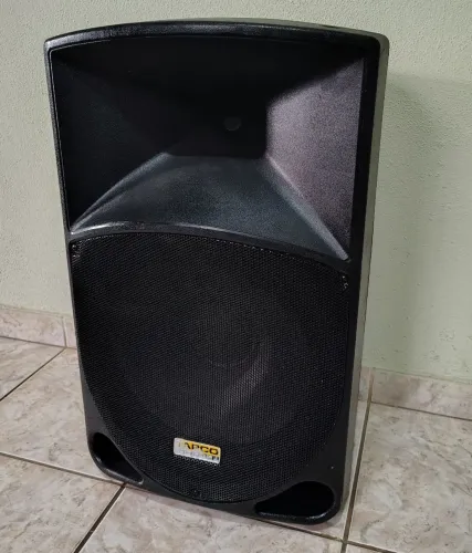 Caixa Ativa Mackie Thump TH-15A 