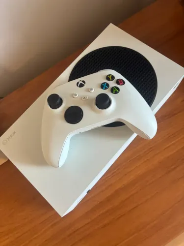 XBOX Series S 512GB + 1 controle - Muito Novo