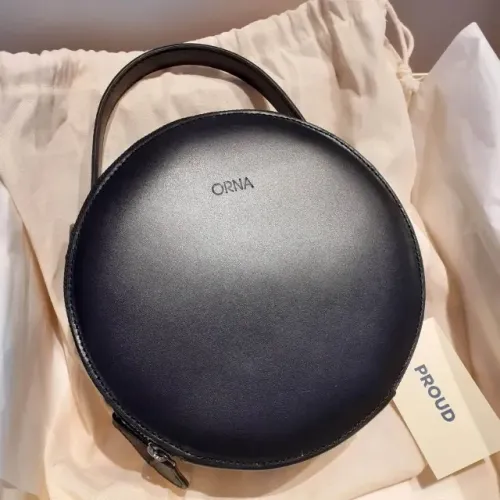 Bolsa preta Tarumã 2.0 marca Orna
