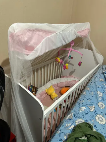 Berço montessori e colchão ortobom