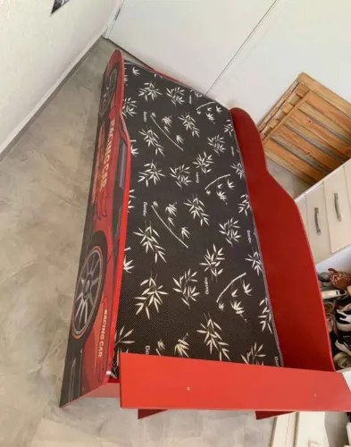 Cama de carro infantil