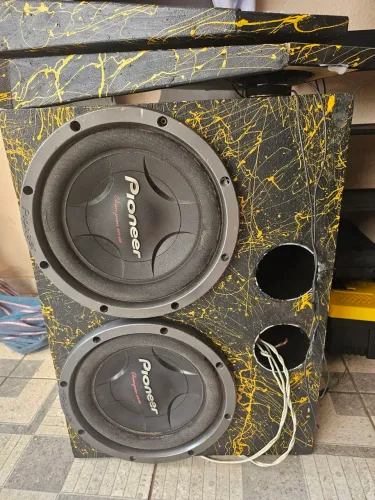 Caixa com 2 sub de 12 400rms