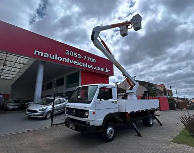 CESTO AÉREO DUPLO DE 13,5M EQUIPADO NO 8-160