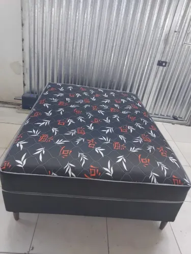 Vende-se cama box casal