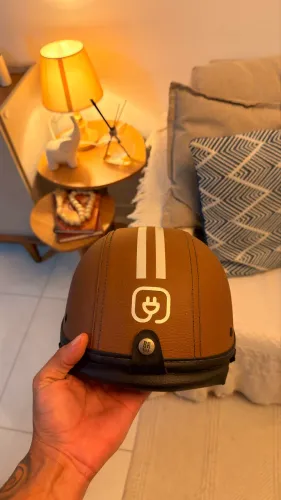 Capacete Marrom (Tamanho M)