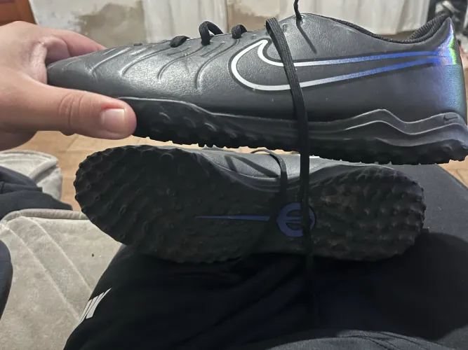 Chuteira society Nike tamanho 44