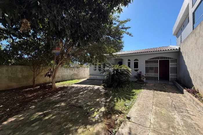 CASA TERREA NO PARQUE SÃO PAULO COM SOBRA DE TERRENO