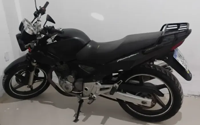 Moto Honda TWISTER. - 250/ano 2005/ Cor preta
