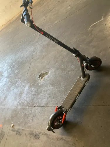 Patinete 2.000 faço troca por algo que me interessa!