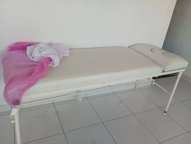 Vendo uma maca