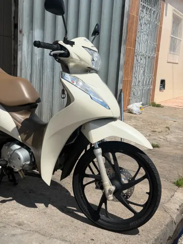 Biz 125 2023 vendo e troco