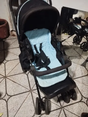 Carrinho de bebê Voyage e bebe conforte