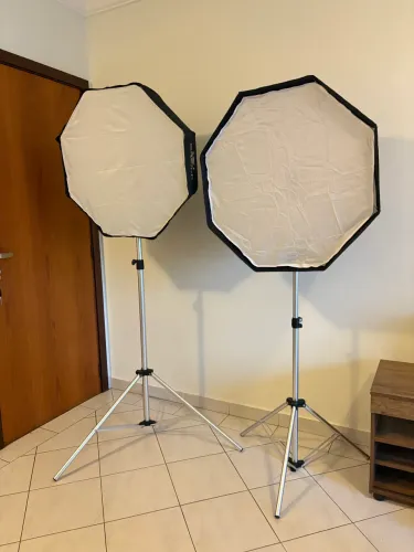 Tripé + Softbox para Flash.