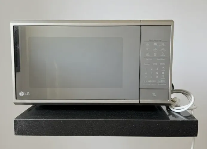 ? Micro-ondas 30L - Prata Espelhado | Perfeito estado