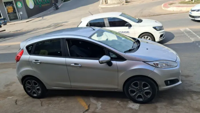 Ford Fiesta 1.6 16V Flex Aut. 5P 2014