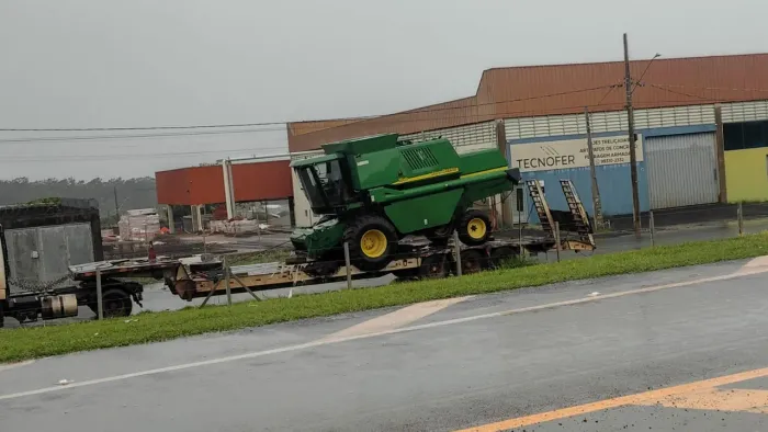 Colheitadeira john deere 1550