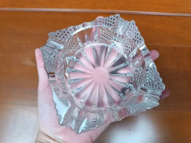 Cinzeiro Antigo de Vidro Lapidado Transparente Vintage (Bangu, próximo ao shopping)