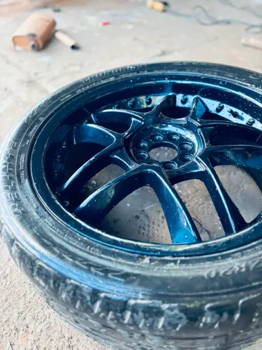 Roda aro 20 com pneu