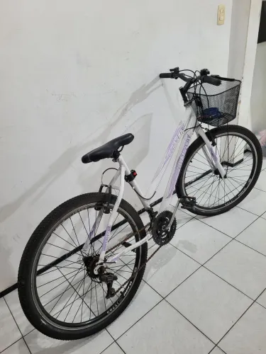 Bicicleta Colli feminina.