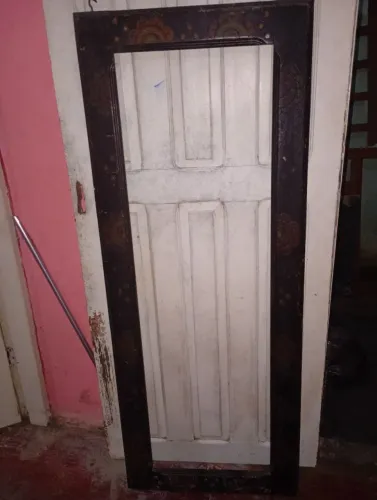 Moldura de espelho em madeira 
