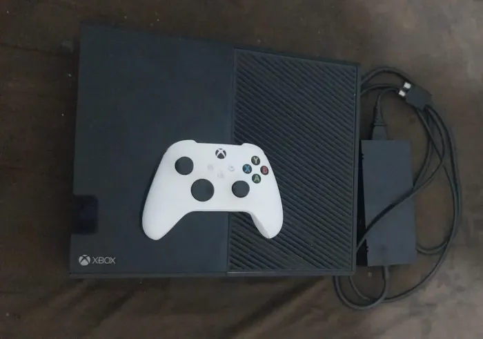 Xbox one preto com controle original