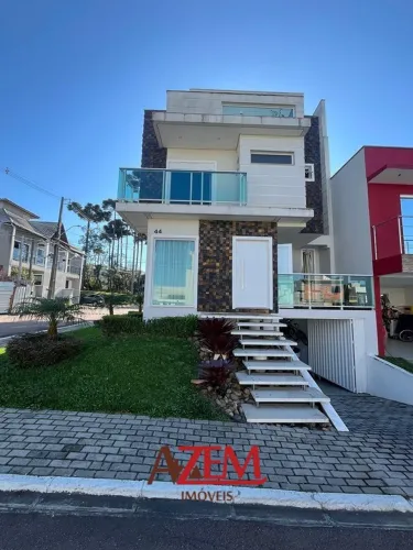Tríplex em condominio fechado