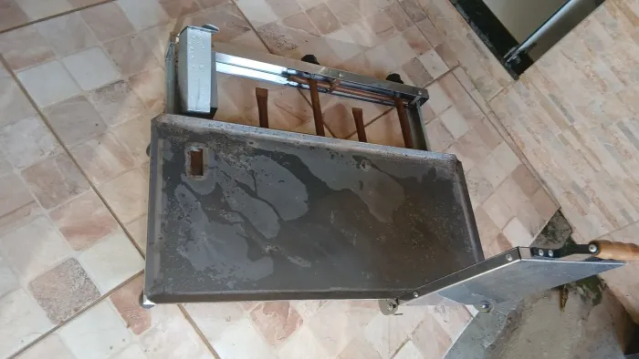 Chapa para macarrão e sanduíche