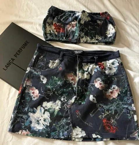 Saia + cropped Lança Perfume TAM 44