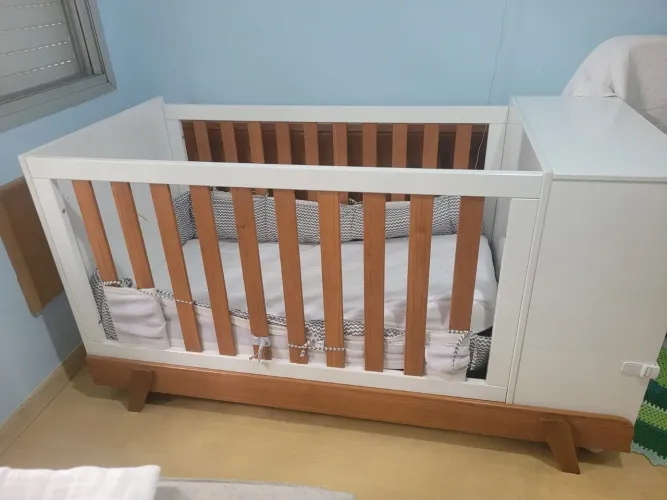 Berço Multifuncional 3 em 1 BKids + Colchão Impermeável| Vira Cama | Baú | Com Colchão