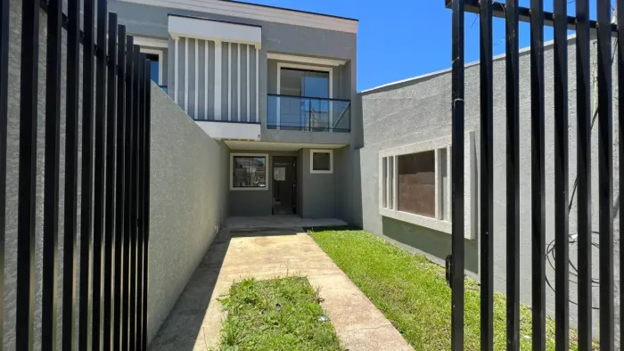 Sobrado Novo com 3 quartos no Sítio Cercado