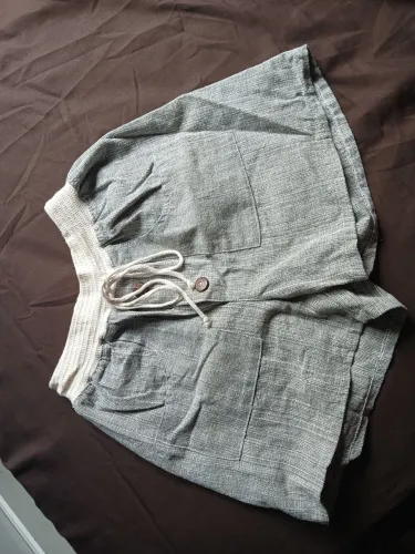 Short curto estilo linho