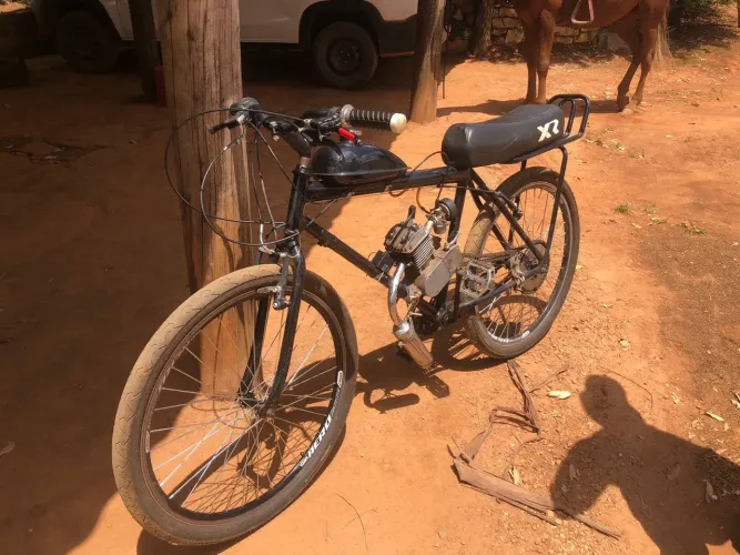Vende-se bicicleta motorizada 80cc