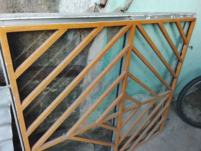 Janela e grade estilosa por R$300