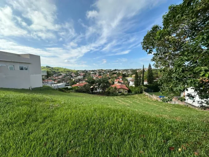 Terreno na melhor localização do Condomínio Campos de Santo Antonio, com vista livre