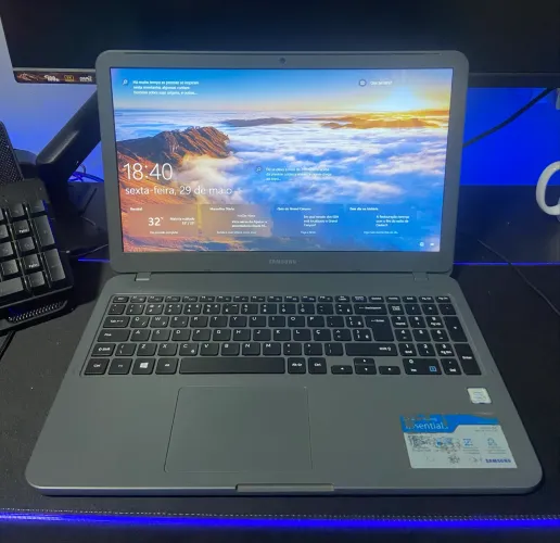 NOTEBOOK SAMSUNG ESSENTIALS 