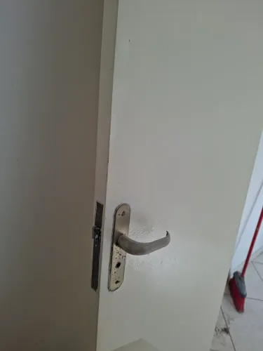 Doação Porta Interna 205 x 60 cm em coqueiros, floripa