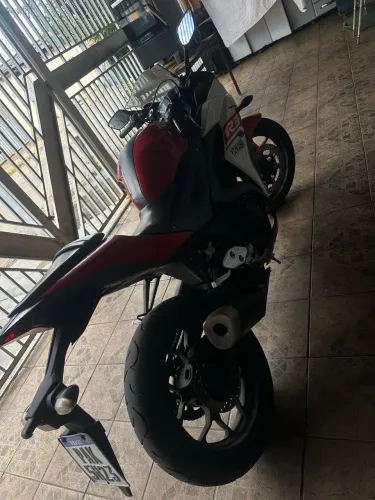 Vendo yamaha R3 300 cc Em dias Só transferir Consta csv no documento