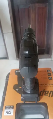Furadeira e parafusadeira a bateria