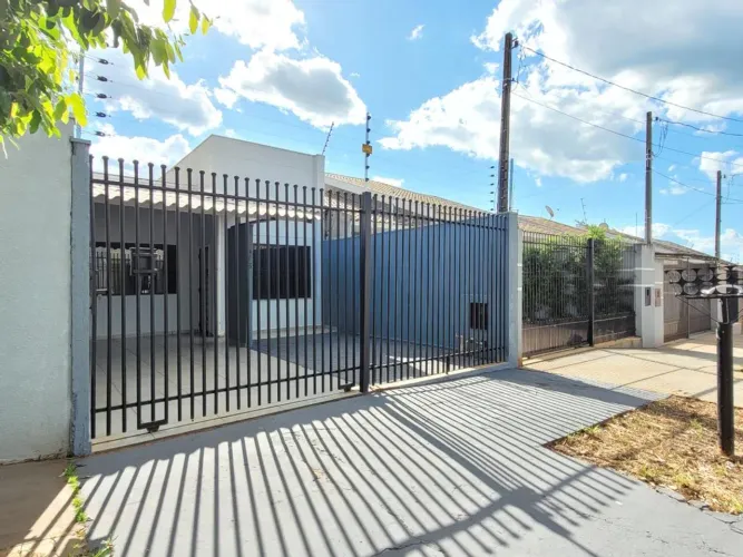 Casa para alugar em Maringá, Jardim Dias I, com 3 quartos, com 104 m²