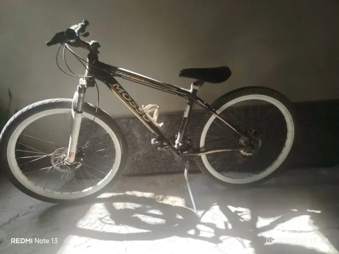 Bicicleta aro 26 peças boa pastilhas trocadas recentemente