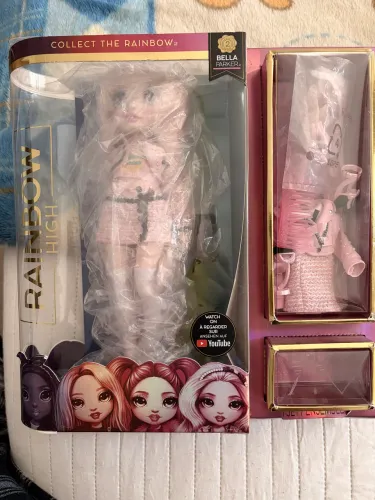 Boneca Rainbow High Bella Parker MGA
