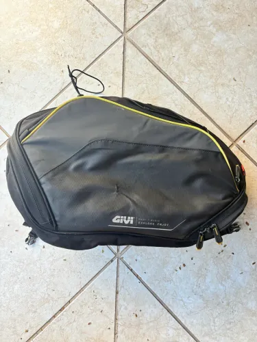 Bolsa Traseira GIVI Easy-T para Moto - Original - Usada