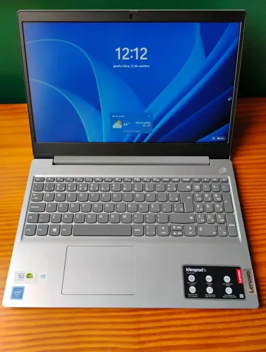 Notebook Lenovo Ideapad 3i 4 GB ram 128 GB de armazenamento