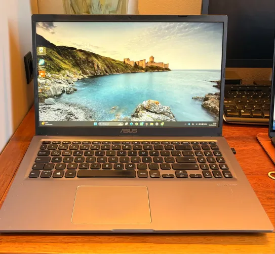 Notebook Asus i5 8gb 240SSD