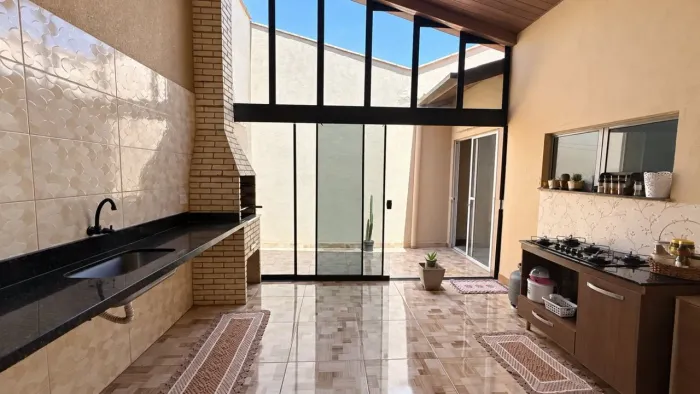 Casa no Condomínio Vale da Lua