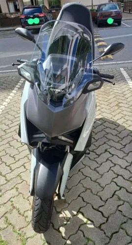 Moto Yamaha Xmax 300 cilindradas 2026