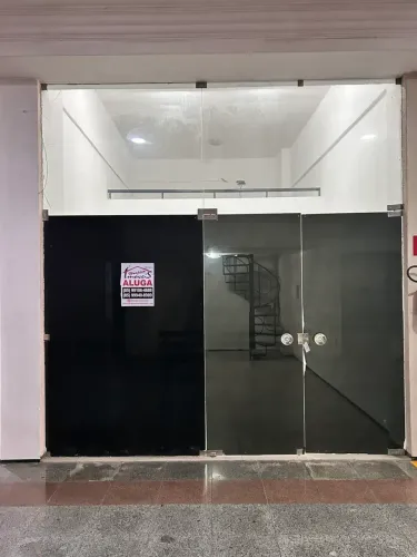 Alugo salas/lojas no Montese no térreo, 1º e 2º andar com elevador
