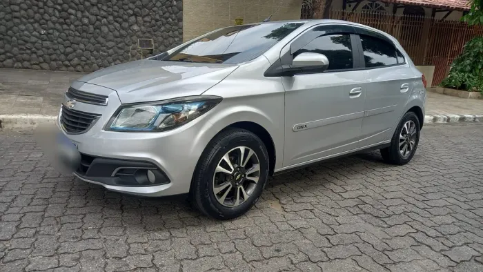 Chevrolet Onix Hatch LTZ 1.4 8V Flex Power Mec. 4P 2015
